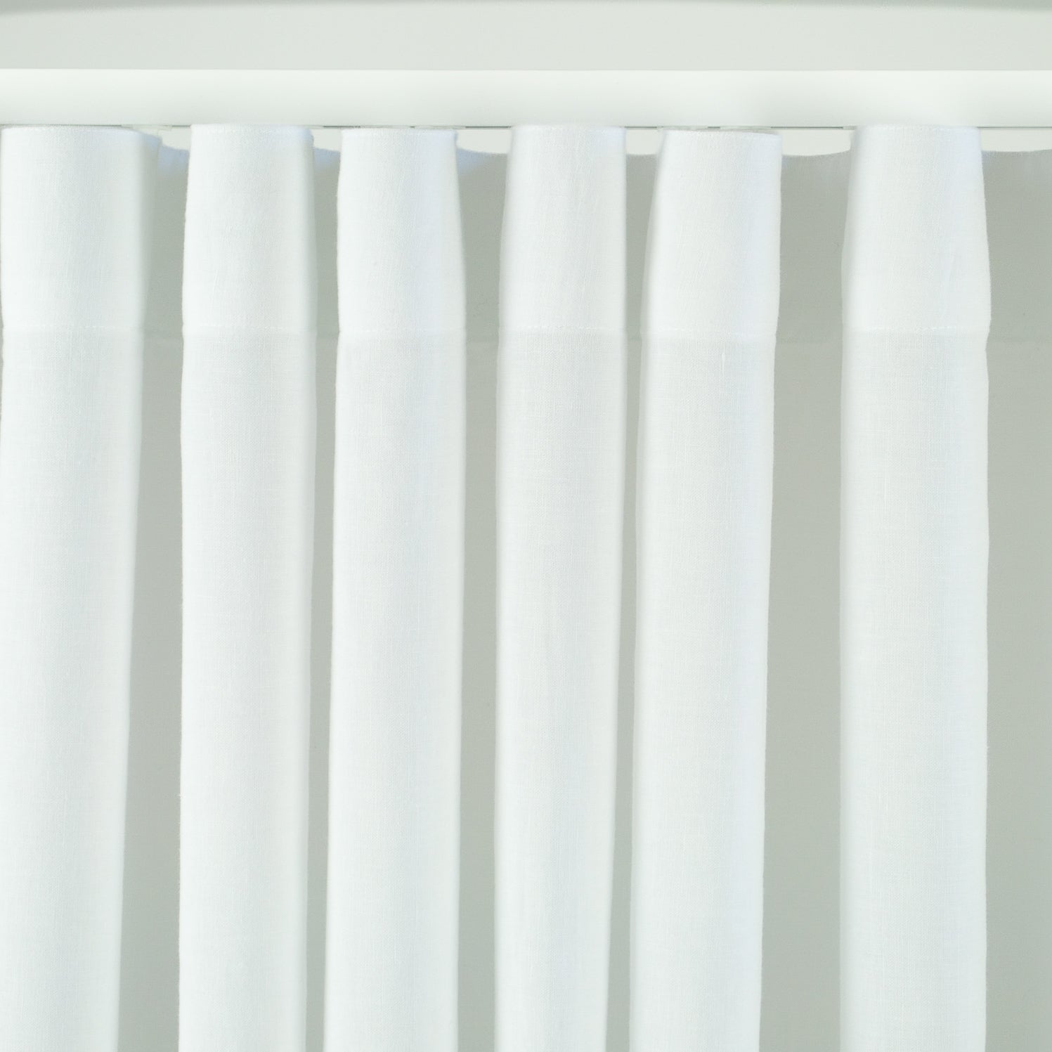 Wavefold Linen Curtain with Blackout Lining