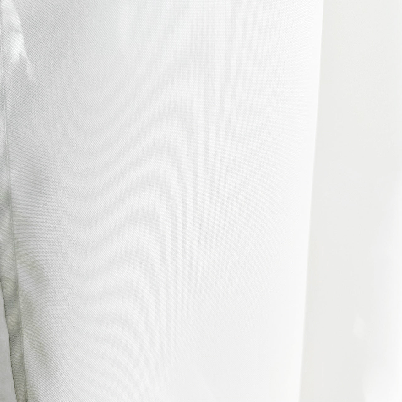 Colour: White
