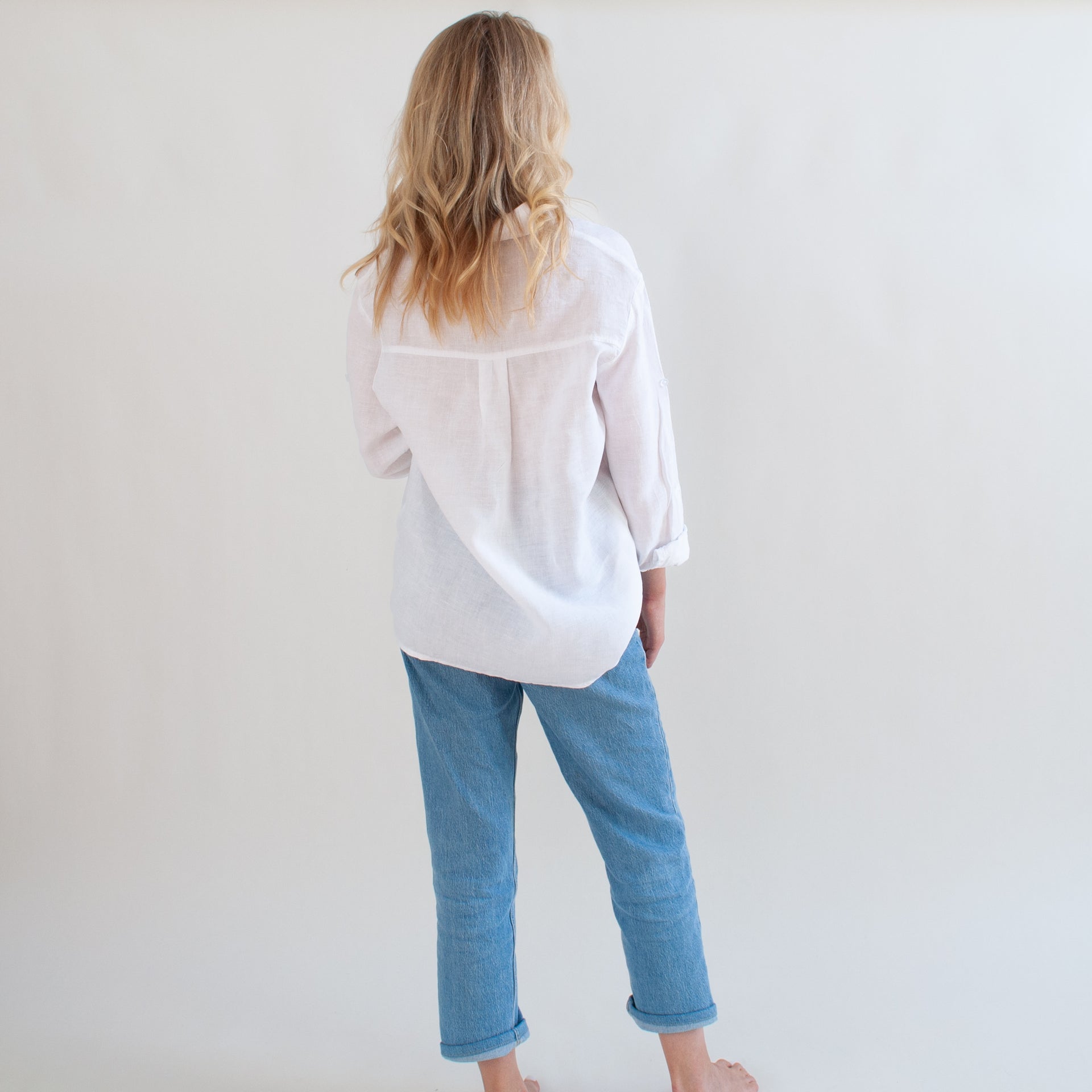 Linen Short-Sleeve Button-Back Blouse