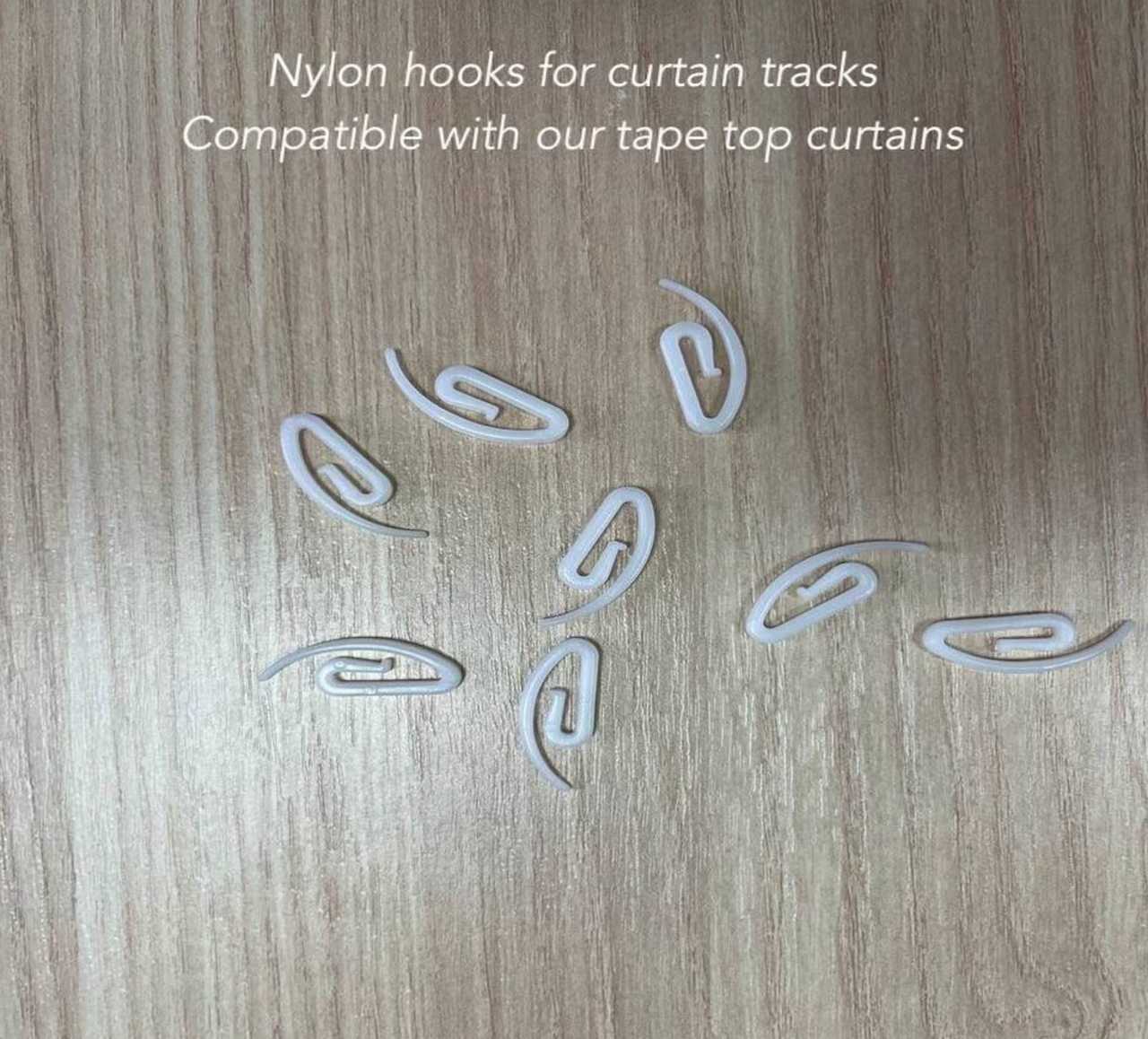 Set of nylon hooks (16 pieces)